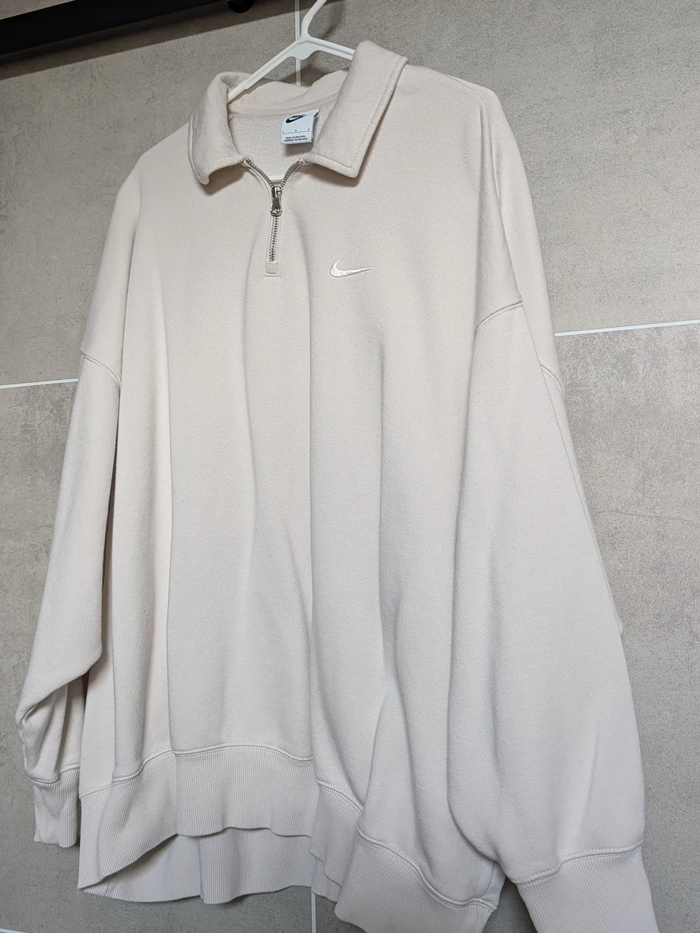 Nike Sportswear Large Phoenix Fleece Oversized 1/4 Zip Sweatshirt Cream